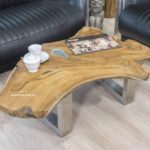 Kleiner Couchtisch aus Holz