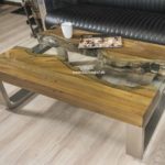 Couchtisch aus Holz mit Edelstahl