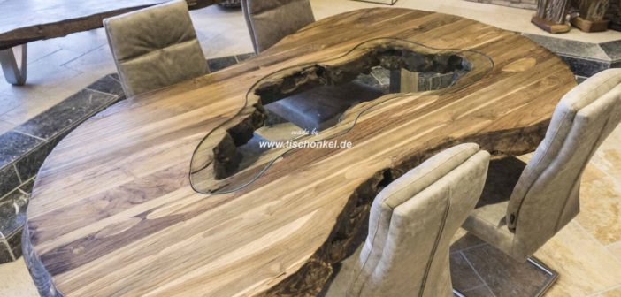 Esstisch oval aus recyceltem Holz